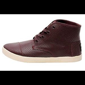 New with tags, Toms women’s paseo high sneaks